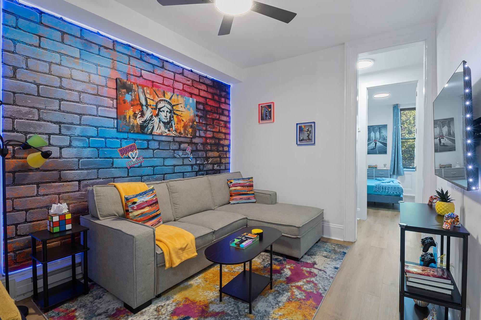 Funky & Colorful Urban Getaway, 20 Minutes To Nyc Apartment Хоубоукън Екстериор снимка