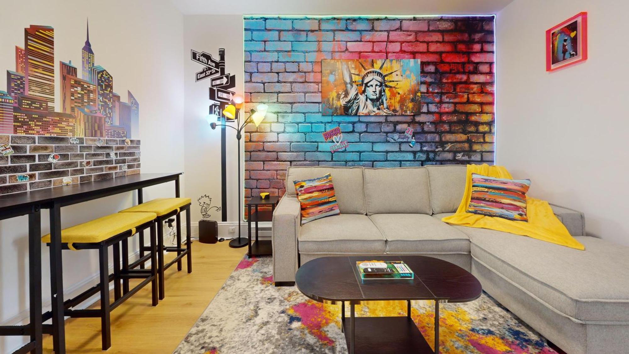 Funky & Colorful Urban Getaway, 20 Minutes To Nyc Apartment Хоубоукън Екстериор снимка