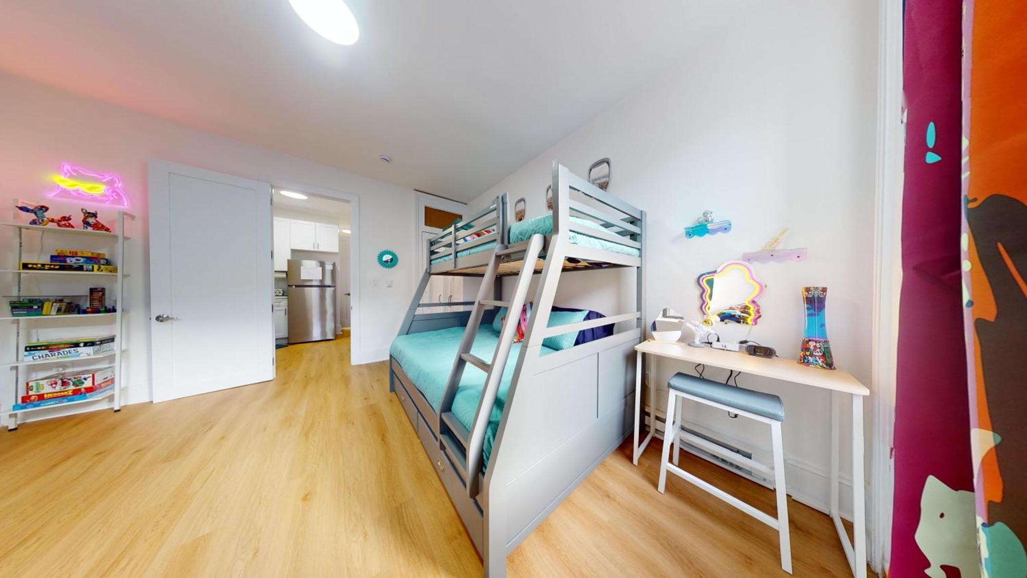 Funky & Colorful Urban Getaway, 20 Minutes To Nyc Apartment Хоубоукън Екстериор снимка