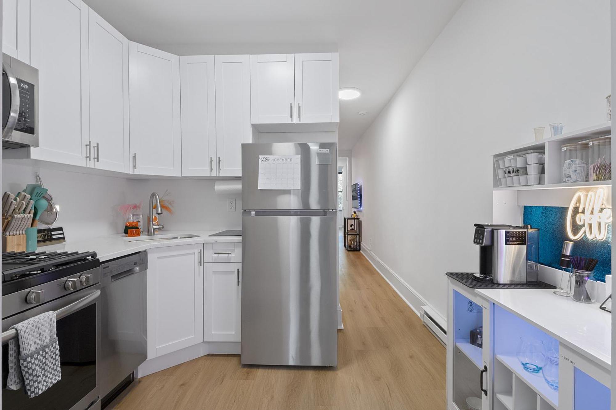 Funky & Colorful Urban Getaway, 20 Minutes To Nyc Apartment Хоубоукън Екстериор снимка