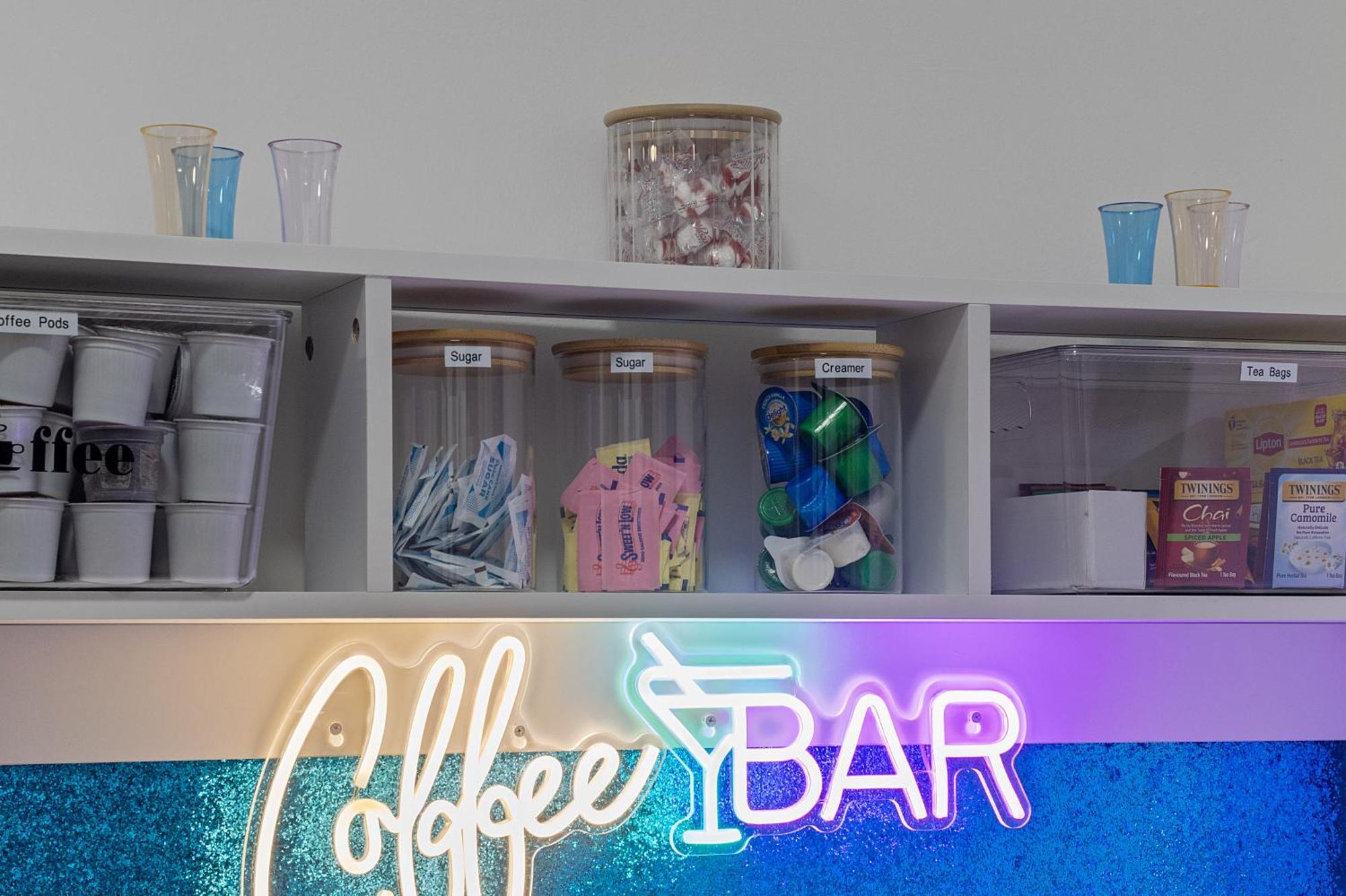 Funky & Colorful Urban Getaway, 20 Minutes To Nyc Apartment Хоубоукън Екстериор снимка